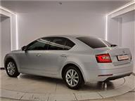 Skoda Octavia 1.6 TDI GreenTec Style DSG 115 Ps Hatchback