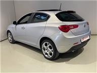 Alfa Romeo Giulietta 1.6 JTDM-2 Super TCT 120 Ps Hatchback