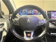 Peugeot 2008 1.2 PureTech Allure EAT6 112 Ps Crossover