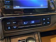 Toyota Corolla 1.6 Premium 50.Yıl Multidrive S 132 Ps Sedan