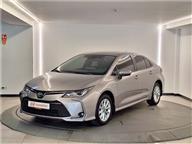 Toyota Corolla 1.8 Hybrid Dream e-CVT 98 Ps Sedan