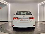 Toyota Corolla 1.4 D-4D Touch M-M 90 Ps Sedan