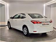 Toyota Corolla 1.4 D-4D Touch M-M 90 Ps Sedan