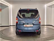 Ford Tourneo Courier 1.5 TDCi Titanium Plus